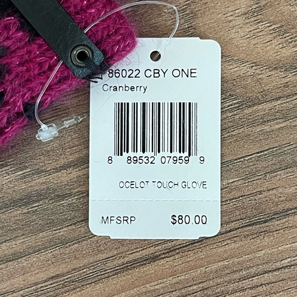 <SOLD>Coach Ocelot Tech Touch Knit Glove Womens Pink One Size New - Picture 3 of 3